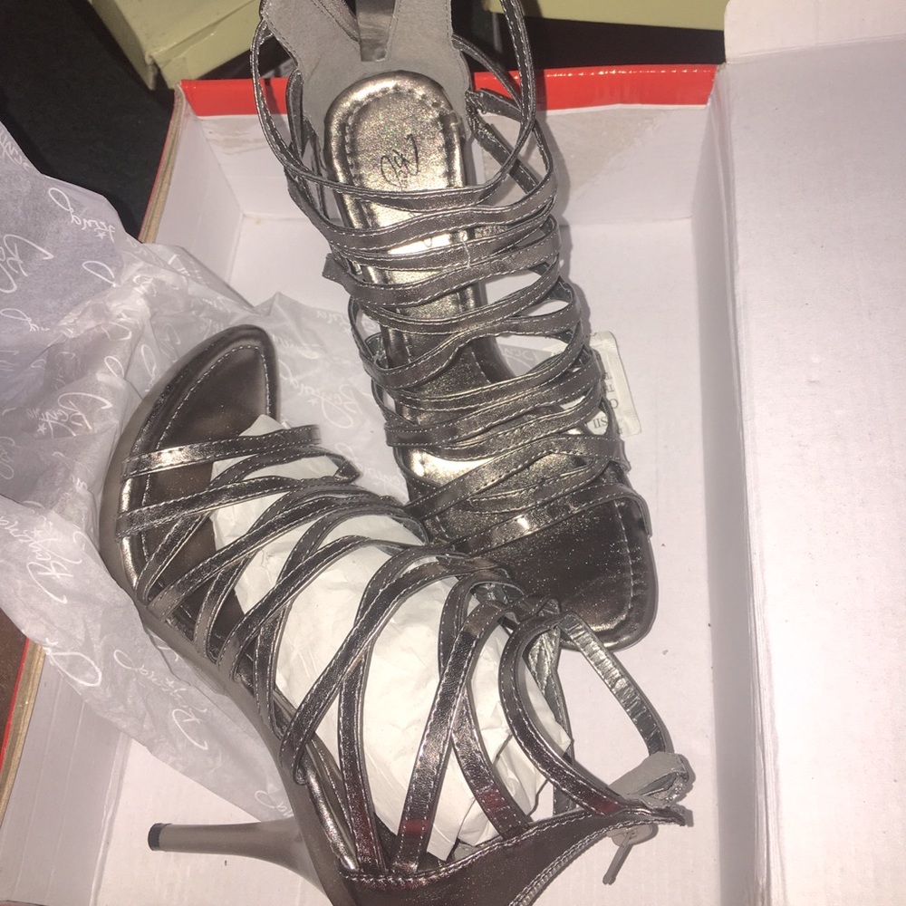 Shoe